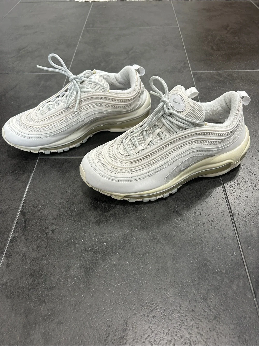 White Nike Air Max 97